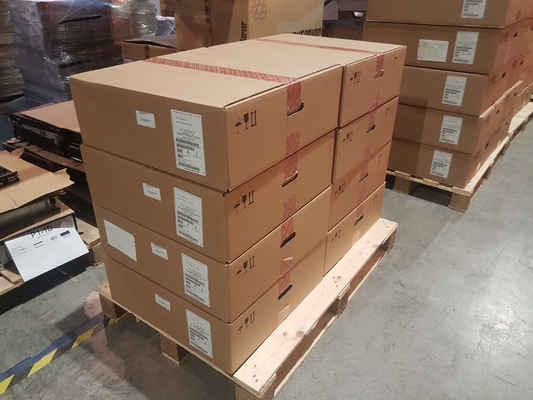 24 सक्रिय पोर्ट ब्रोकेड सैन स्विच BR-G620-24-32G-R 24pcs 32GB SFP के साथ