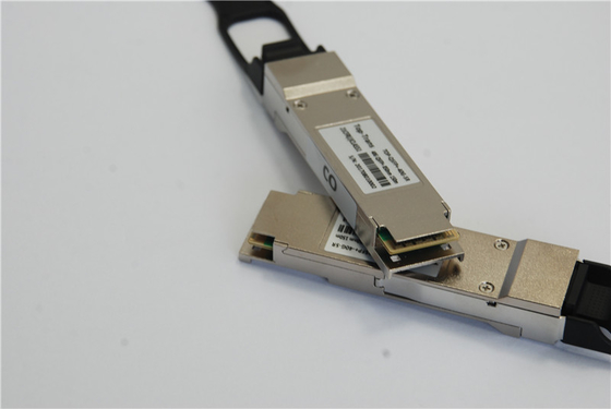 मेलानॉक्स MC2210411-SR4E संगत 40GBASE-XSR4 QSFP + ऑप्टिकल ट्रांसीवर MPO MTP-12