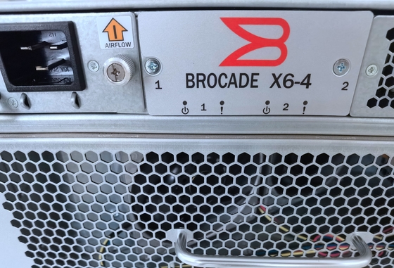 CR32-4 ब्रोकेड X6-4 निदेशक चेसिस कोर रूटिंग ब्लेड 192 32-Gbps पोर्ट तक