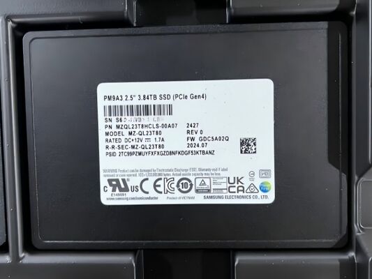 सर्वर क्लाउड स्टोरेज के लिए ओरिजिनल सैमसंग 3.84TB U.2 SSD MZQL23T8HCLS-00A07 PCIe 4.0 NVMe TLC एंटरप्राइज SSD