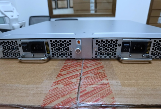 24P 8GB SWL ब्रोकेड सैन स्विच BR-6510-24-8G-R 24 X 8Gb SFP + 48 पोर्ट